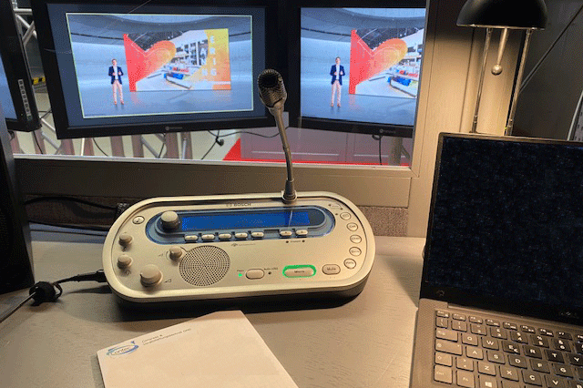 Simultandolmetschen im Dolmetscher-Hub